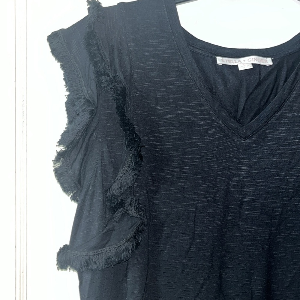 Stella + Ginger Ruffles Top - Picture 2 of 5